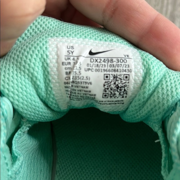 Nike Mint Green Running Shoes - Picture 7 of 10